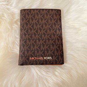 Michael Michael Kors Jet Set Travel Medium Passport Case